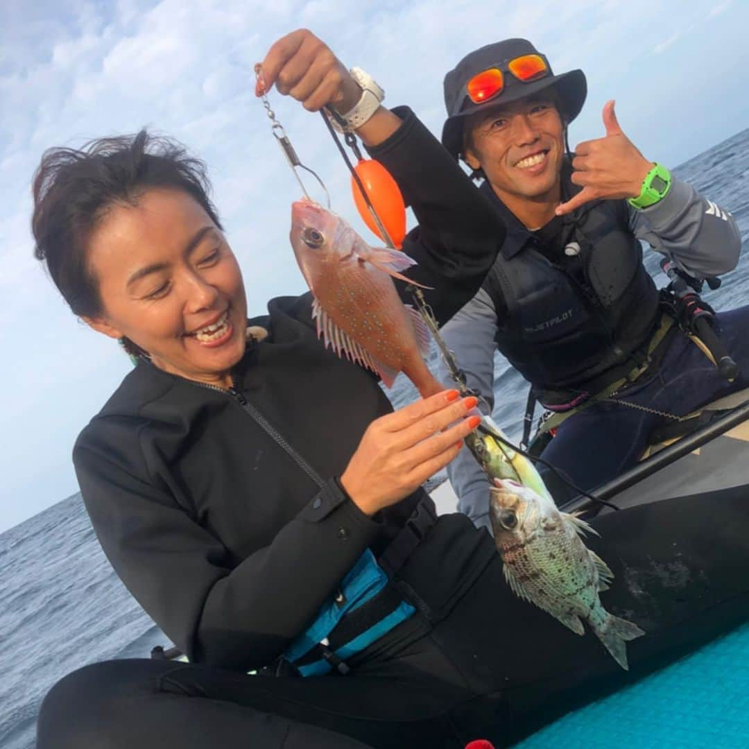 田中律子さんのインスタグラム写真 - (田中律子Instagram)「TOKAIケーブルネットワーク 『田中律子の旅するSUP』🏄‍♀️ お正月SP🎍の撮影でSUPフィッシング🎣もー楽しかった😆完全にハマりそうです❗️ #tokaiケーブルネットワーク  #田中律子の旅するsup  #旅sup  #sup #supfishing  #supフィッシング  #ビギナーズラック  #めでたい」10月28日 12時16分 - ri2kotanaka