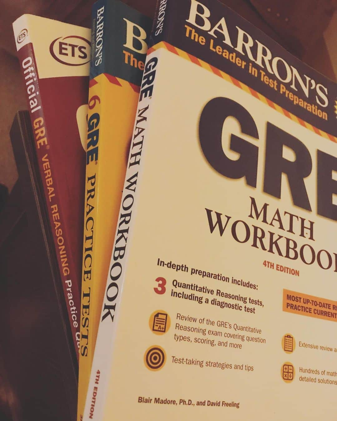 RyosukeTakenakaさんのインスタグラム写真 - (RyosukeTakenakaInstagram)「at least 500pages a week〜 but all reading is fun. start to prep GRE for ph.D . #reading#assignment#book#university#留学#海外#アメリカ#本#paper」10月28日 12時13分 - tori.usa8