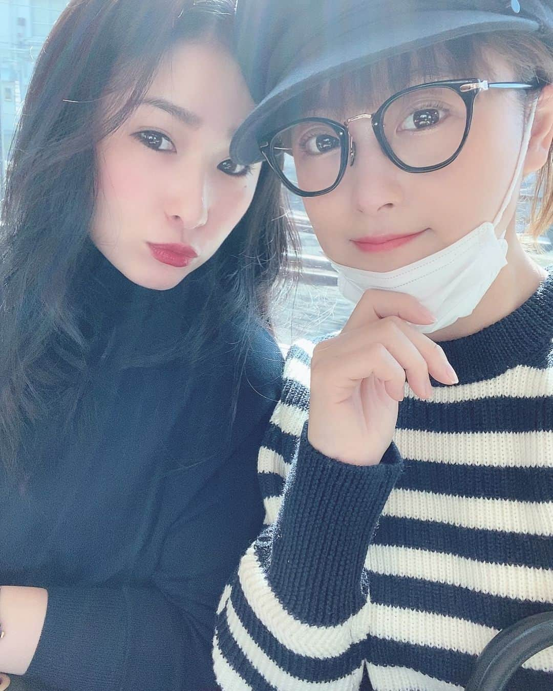 鈴木奈々さんのインスタグラム写真 - (鈴木奈々Instagram)「地元親友と電車でお出かけ♡♡♡ #地元の親友 #まいこ」10月28日 12時43分 - nana_suzuki79