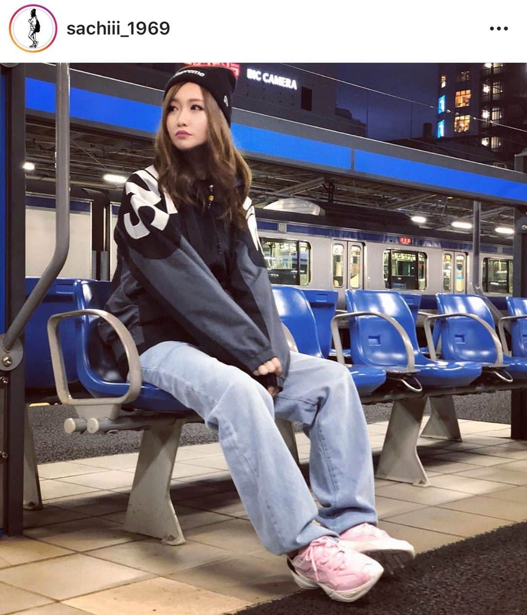 のインスタグラム：「. . . #ジャパスニピックアップ 💥💥 ストーリーと投稿で不定期に掲載していきたいと思いますので、今後もタグ付け宜しくお願いします🔥🔥 . . . 全身コーデだけに捉われず、お好きな写真を #ジャパスニ #ジャパスニ女子 のタグを使って投稿ください😊✨ . . . #ジャパスニ #ジャパスニ女子 #ジャパスニピックアップ #スニーカー #スニーカーコーデ #スニーカー男子 #スニーカー女子」