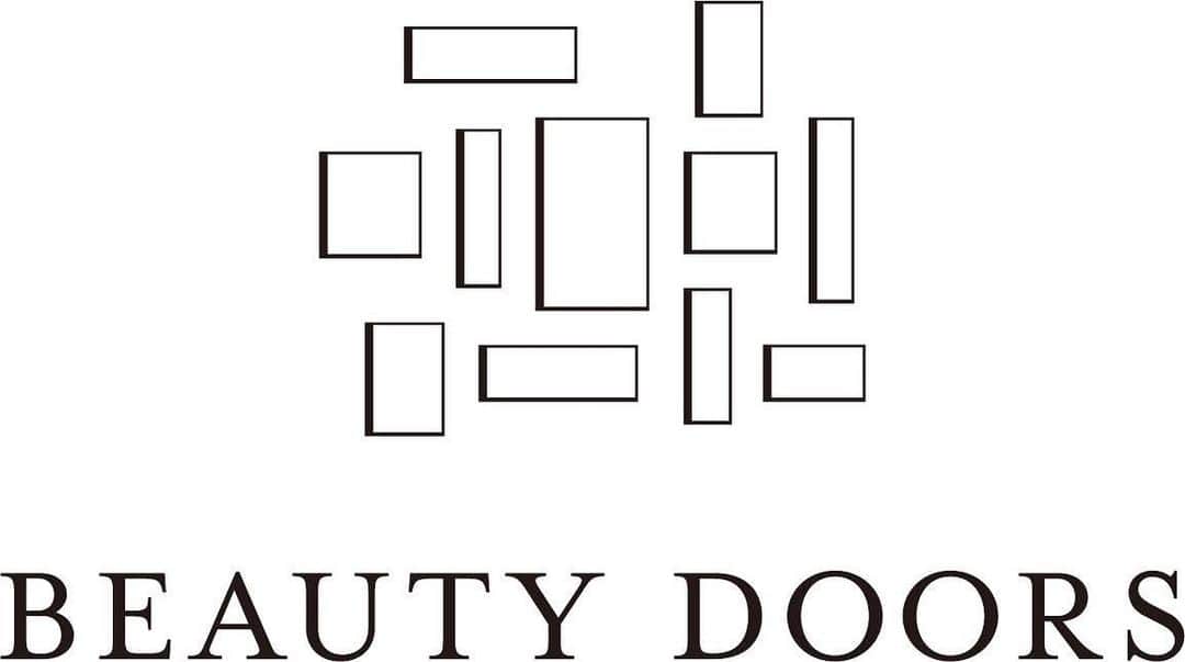 向山毅さんのインスタグラム写真 - (向山毅Instagram)「【ご報告】 2019年10月付けで株式会社Beautydoors取締役CTOに就任しました。  株式会社Beautydoors https://www.beautydoors.jp/  Beautydoorsは「芸能人×テクノロジーで売るをイノベートする」をミッションに新たなD2C事業を展開していきます。  私の役割はCTO(チーフタレントオフィサー)として芸能領域を担当します。 【主な役割】 ・キャスティング ・芸能事務所 窓口 ・PR、メディア担当  これまで培ってきた芸能・エンタメ業界の経験や人脈、知見をフルに発揮してBeautydoorsの成長にコミットしていきたいと思います。  Beautydoorsの主な事業は以下の2つです。 ①D2C事業 独自のデータとノウハウに加えて、芸能人・インフルエンサーとコラボレーションした美容・コスメ・健康食品・アパレルなどの自社ブランドの商品の企画・販売を提供します。  ②D2C支援事業 商品開発のリサーチ、またビックデータとAIを駆使した商品企画、商品開発の立ち上げ支援から、芸能人のキャスティング、ブランディング・WEB広告集客・PRからのソーシャルメディアの流入施策など、ECに関するあらゆるお悩みをコンサルティングするサービスを提供します。  今年から来年にかけて芸能人の方とのコラボ商品を発売していきますのでよろしくお願いします。  skproject社の方も引き続き事業を行なっていきますのでよろしくお願いします。  佐藤浩輝」10月28日 13時23分 - kookii_golf
