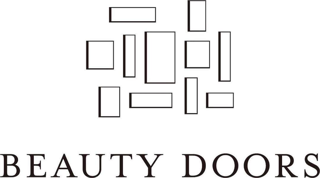 向山毅のインスタグラム：「【ご報告】 2019年10月付けで株式会社Beautydoors取締役CTOに就任しました。  株式会社Beautydoors https://www.beautydoors.jp/  Beautydoorsは「芸能人×テクノロジーで売るをイノベートする」をミッションに新たなD2C事業を展開していきます。  私の役割はCTO(チーフタレントオフィサー)として芸能領域を担当します。 【主な役割】 ・キャスティング ・芸能事務所 窓口 ・PR、メディア担当  これまで培ってきた芸能・エンタメ業界の経験や人脈、知見をフルに発揮してBeautydoorsの成長にコミットしていきたいと思います。  Beautydoorsの主な事業は以下の2つです。 ①D2C事業 独自のデータとノウハウに加えて、芸能人・インフルエンサーとコラボレーションした美容・コスメ・健康食品・アパレルなどの自社ブランドの商品の企画・販売を提供します。  ②D2C支援事業 商品開発のリサーチ、またビックデータとAIを駆使した商品企画、商品開発の立ち上げ支援から、芸能人のキャスティング、ブランディング・WEB広告集客・PRからのソーシャルメディアの流入施策など、ECに関するあらゆるお悩みをコンサルティングするサービスを提供します。  今年から来年にかけて芸能人の方とのコラボ商品を発売していきますのでよろしくお願いします。  skproject社の方も引き続き事業を行なっていきますのでよろしくお願いします。  佐藤浩輝」