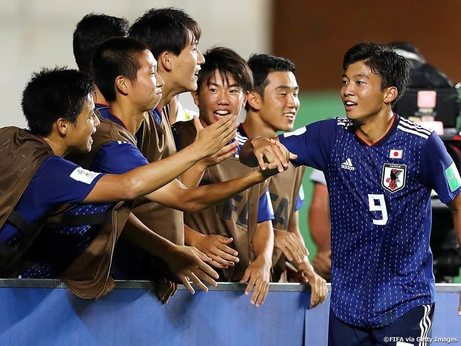 日本サッカー協会さんのインスタグラム写真 - (日本サッカー協会Instagram)「📸Match photos｜#U17日本代表 は10月27日(日)、FIFA U-17ワールドカップブラジル2019のグループステージ初戦でU-17オランダ代表と対戦しました。日本は序盤こそ相手の攻勢に苦しめられましたが、粘り強い守りから徐々にペースを掴むと、FW若月大和選手（桐生第一高）の2得点などで合計3得点。相手の攻勢も最後まで跳ね返し、初戦を3-0の完勝で飾る最高のスタートを切りました。 ・ 🏆FIFA U-17ワールドカップブラジル2019 🇯🇵U-17日本代表 3-0 U-17オランダ🇳🇱 📅10/28(月) 8:00KO 📍Estadio Kleber Andrade ・ GK 1 #鈴木彩艶 （#浦和レッズユース ） DF 2 #鈴木海音（#ジュビロ磐田U18 ） 3 #半田陸（#モンテディオ山形ユース ） 4 #中野伸哉（#サガン鳥栖U18 ） 5 #畑大雅 （#市立船橋高 ） MF 6 #藤田譲瑠チマ（#東京ヴェルディユース ） 8 #成岡輝瑠（#清水エスパルスユース ）→85' MF 14 #中野桂太　（#京都サンガＦＣU18 ) 7 #三戸舜介（#JFAアカデミー福島U18 ）→80' MF 19 #田村蒼生 （#柏レイソルU18 ） 17 #田中聡（#湘南ベルマーレU18 ） FW 9 #若月大和（#桐生第一高 ）→80' FW 11 #唐山翔自 （#ガンバ大阪ユース ） 10 #西川潤（#桐光学園高 ） ・ 監督　森山佳郎 ・ 🏆FIFA U-17ワールドカップブラジル2019 グループＤ 📅10/28(月) 8:00KO 3-0 U-17オランダ🇳🇱 📅10/31(木) 8:00KO vs U-17アメリカ🇺🇸 📅11/3(日) 8:00KO vs U-17セネガル🇸🇳 ※すべて日本時間 ・ 📺J SPORTS／BSフジ 👉大会情報はJFA.jpへ #U17WC」10月28日 13時29分 - japanfootballassociation