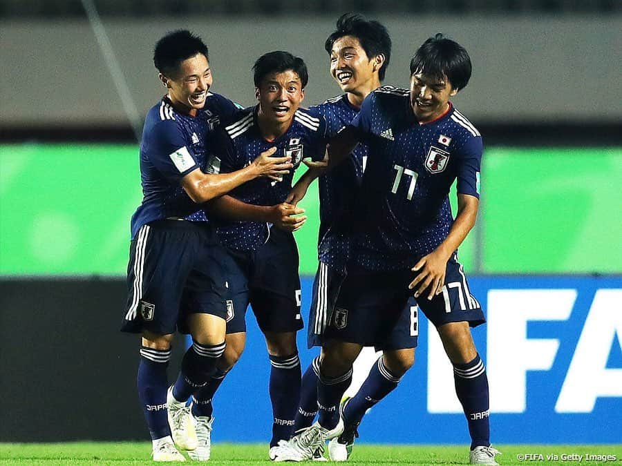 日本サッカー協会さんのインスタグラム写真 - (日本サッカー協会Instagram)「📸Match photos｜#U17日本代表 は10月27日(日)、FIFA U-17ワールドカップブラジル2019のグループステージ初戦でU-17オランダ代表と対戦しました。日本は序盤こそ相手の攻勢に苦しめられましたが、粘り強い守りから徐々にペースを掴むと、FW若月大和選手（桐生第一高）の2得点などで合計3得点。相手の攻勢も最後まで跳ね返し、初戦を3-0の完勝で飾る最高のスタートを切りました。 ・ 🏆FIFA U-17ワールドカップブラジル2019 🇯🇵U-17日本代表 3-0 U-17オランダ🇳🇱 📅10/28(月) 8:00KO 📍Estadio Kleber Andrade ・ GK 1 #鈴木彩艶 （#浦和レッズユース ） DF 2 #鈴木海音（#ジュビロ磐田U18 ） 3 #半田陸（#モンテディオ山形ユース ） 4 #中野伸哉（#サガン鳥栖U18 ） 5 #畑大雅 （#市立船橋高 ） MF 6 #藤田譲瑠チマ（#東京ヴェルディユース ） 8 #成岡輝瑠（#清水エスパルスユース ）→85' MF 14 #中野桂太　（#京都サンガＦＣU18 ) 7 #三戸舜介（#JFAアカデミー福島U18 ）→80' MF 19 #田村蒼生 （#柏レイソルU18 ） 17 #田中聡（#湘南ベルマーレU18 ） FW 9 #若月大和（#桐生第一高 ）→80' FW 11 #唐山翔自 （#ガンバ大阪ユース ） 10 #西川潤（#桐光学園高 ） ・ 監督　森山佳郎 ・ 🏆FIFA U-17ワールドカップブラジル2019 グループＤ 📅10/28(月) 8:00KO 3-0 U-17オランダ🇳🇱 📅10/31(木) 8:00KO vs U-17アメリカ🇺🇸 📅11/3(日) 8:00KO vs U-17セネガル🇸🇳 ※すべて日本時間 ・ 📺J SPORTS／BSフジ 👉大会情報はJFA.jpへ #U17WC」10月28日 13時29分 - japanfootballassociation