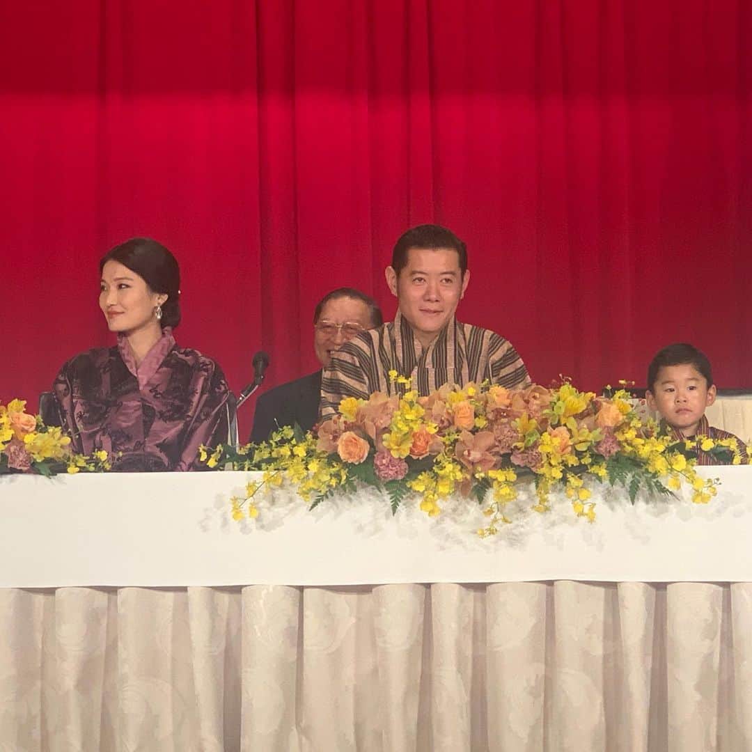 遊海 Yuumiさんのインスタグラム写真 - (遊海 YuumiInstagram)「It was such an honor to attend Welcome reception party for their Majesties The King & the Queen of Bhutan. ブータン王国の王様と王妃様の日本にいらしゃったウエルカムパティーに参加出来たことすごく光栄でした。　#bhutan #bhutanking #ブータン　#ブータン王国　#日本　#ブータン日本」10月28日 13時51分 - yuumi_kato