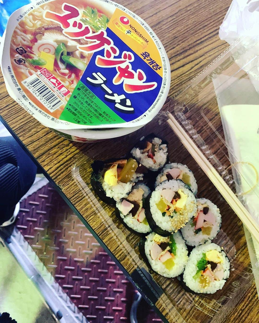 白間美瑠さんのインスタグラム写真 - (白間美瑠Instagram)「昼ごはん🤤🤤 最高のコンビ😘😘🥺🥺」10月28日 14時10分 - shiro36run