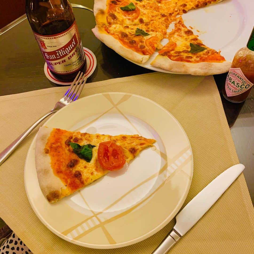 小林智絵さんのインスタグラム写真 - (小林智絵Instagram)「. . . . 🍕🍕🍕 . . . . #pimms #cebu #pizza #yummy #dinner #happy #trip #vacation #セブ島 #セブ #セブ旅行 #旅行 #最高 #女子旅 #休暇」10月28日 14時04分 - kobayashichie_1012