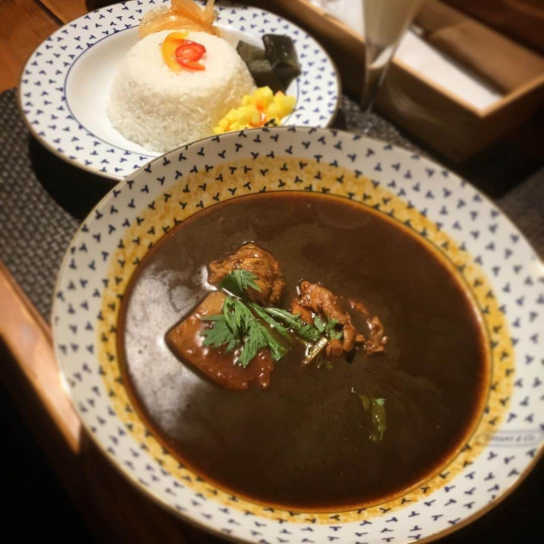 木村ひさしさんのインスタグラム写真 - (木村ひさしInstagram)「最高のおっさんの昼ごはん。 旦過スパイスカレーARATAさんのブラックチキンカレー ばたばたと昼メシを食いっぱぐれたので行ってきた！(同行者:向井くん) #最高のおっさんのカレー  #2019チャレンジ第三弾  #仮面病棟」10月28日 14時18分 - kimura.hisashi