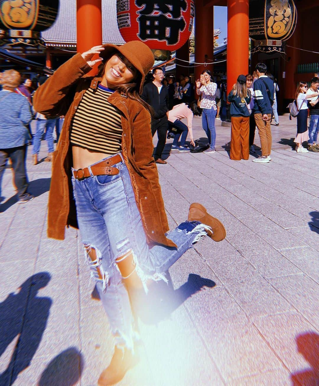 野呂玲花さんのインスタグラム写真 - (野呂玲花Instagram)「#reikasoutfit 🖤 👒 @urbanoutfitters 👕 ZAFUL 🧥 Forever21 👖 @americaneaglejp」10月28日 14時11分 - reikanoro