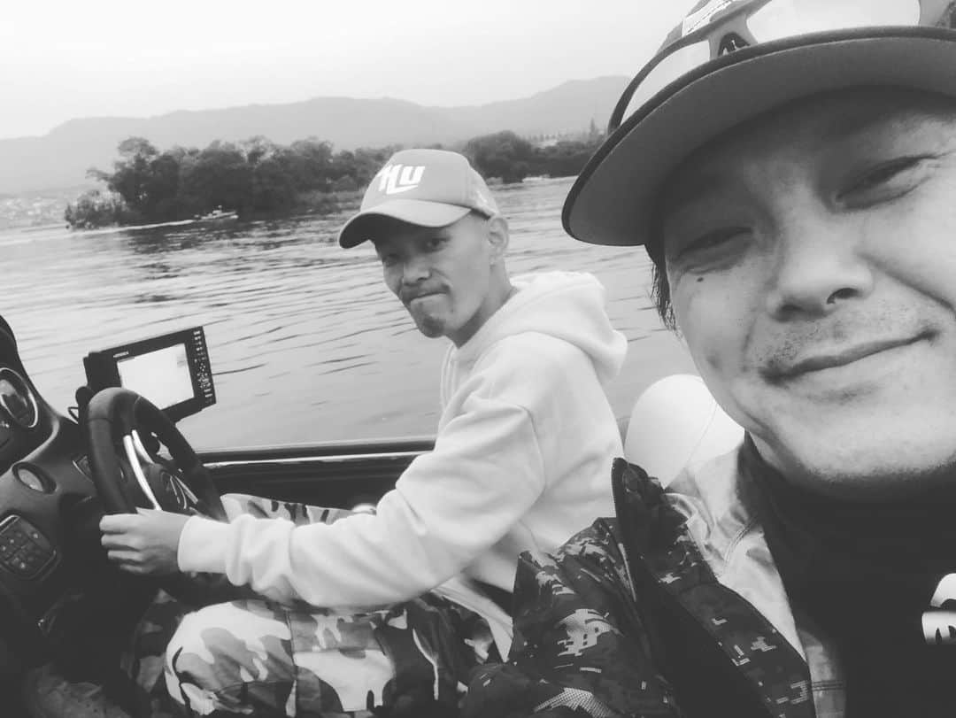 人時のインスタグラム：「昨日は琵琶湖♫ 良いやつは釣れなかったけど、とても満喫しました^_^ ありがとうございました^_^」