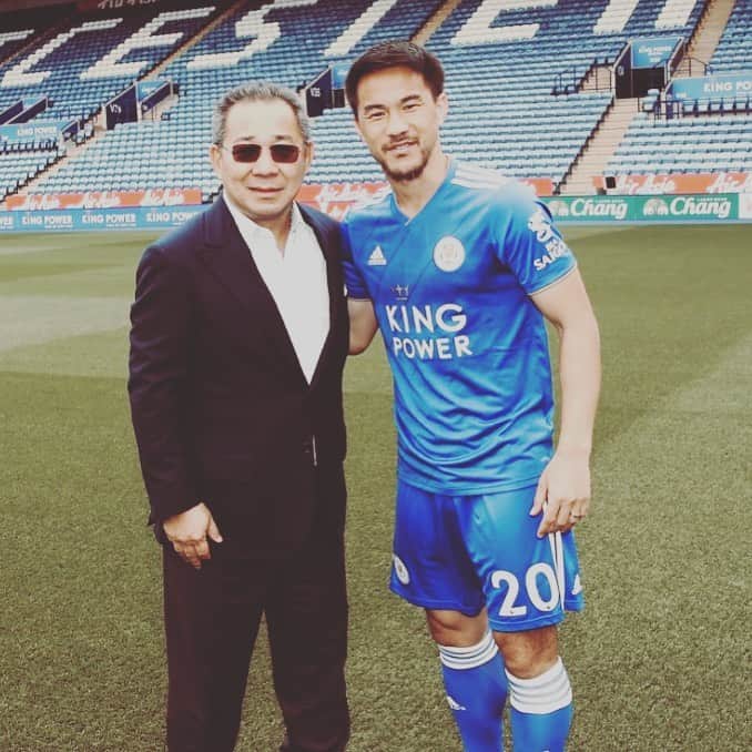 岡崎慎司のインスタグラム：「Forever in my heart 💙one goal for you boss 💪I miss you boss 💙 #theboss」