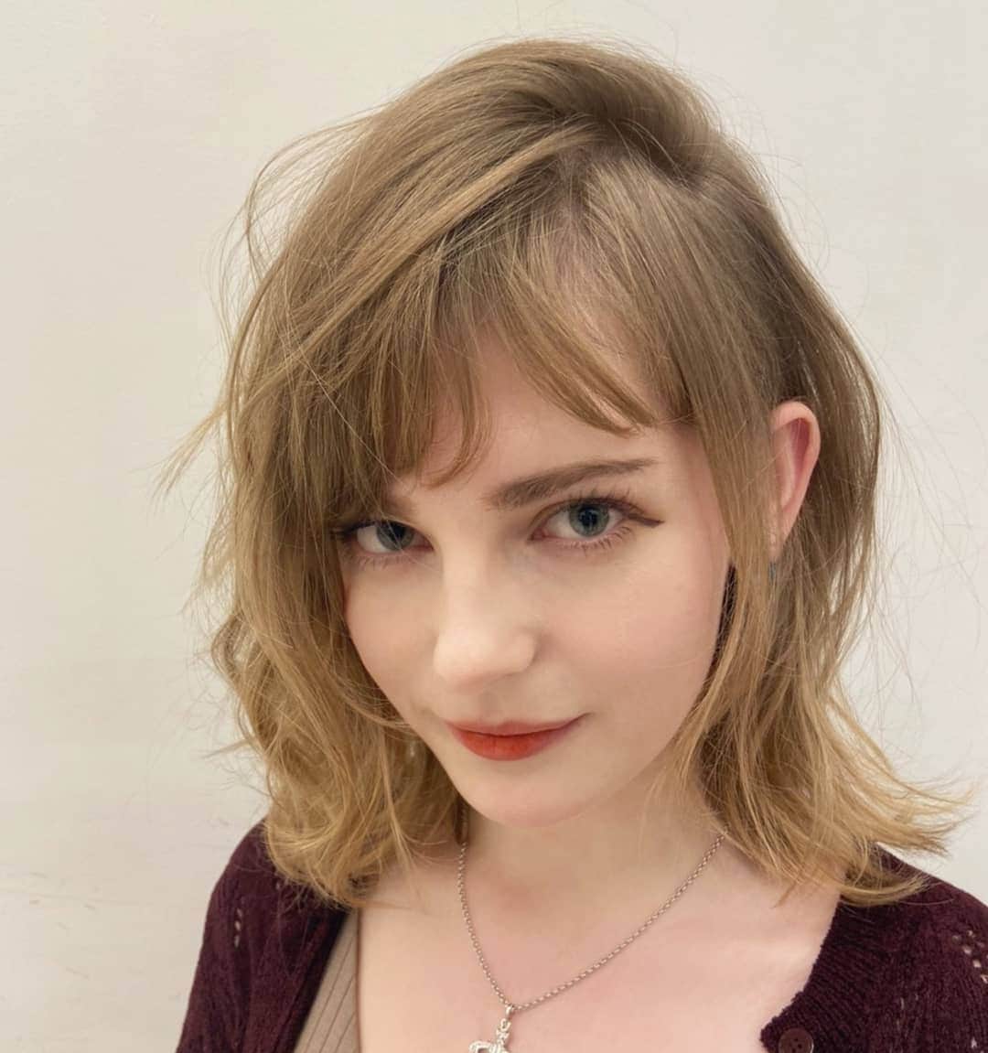 Ella Freyaのインスタグラム：「髪を綺麗にしてくれてありがとうございます☺️✨ ぜひまた来ますよ!」