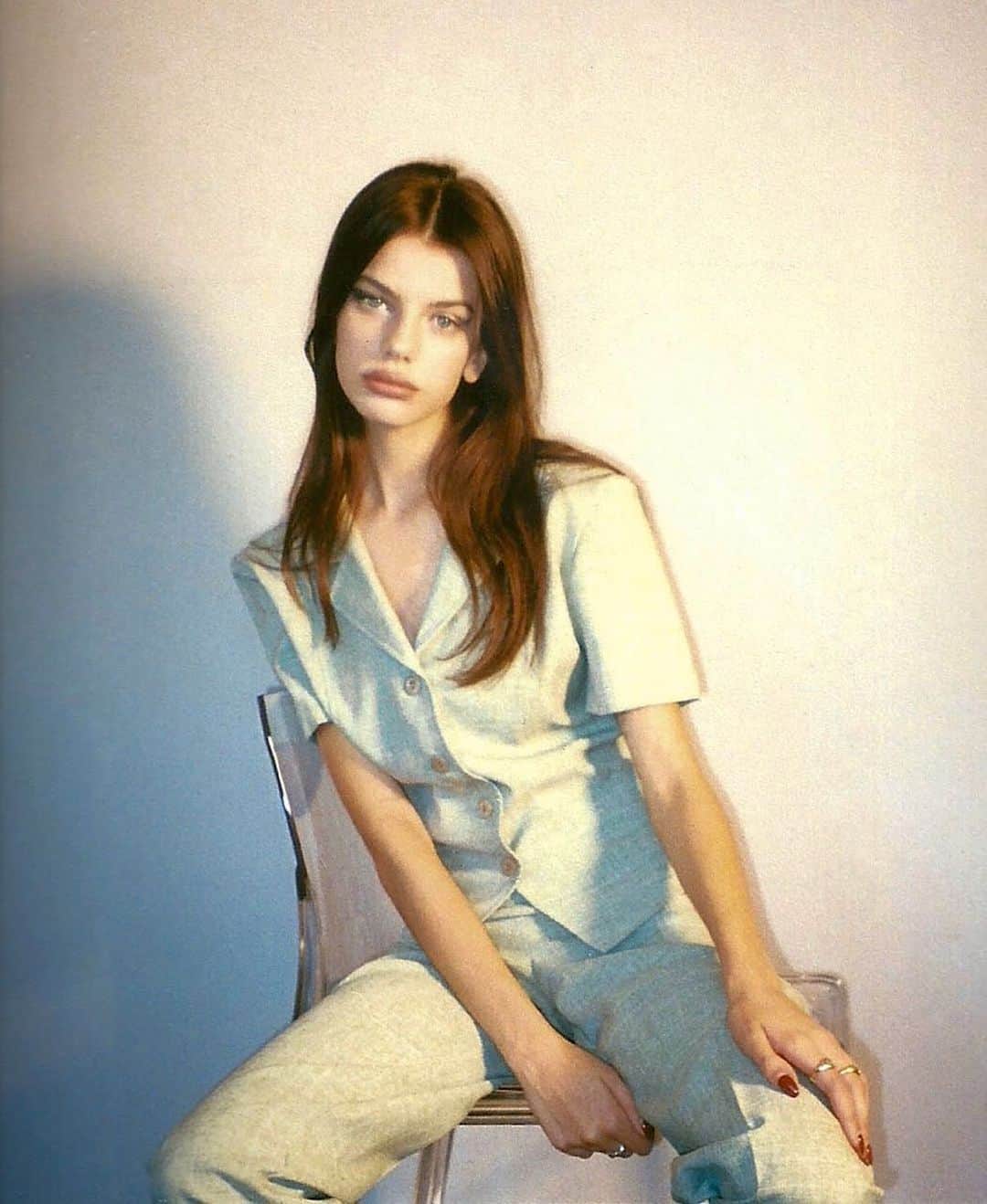 ソニア・ベン・アンマーのインスタグラム：「💫🔮📿🧿」