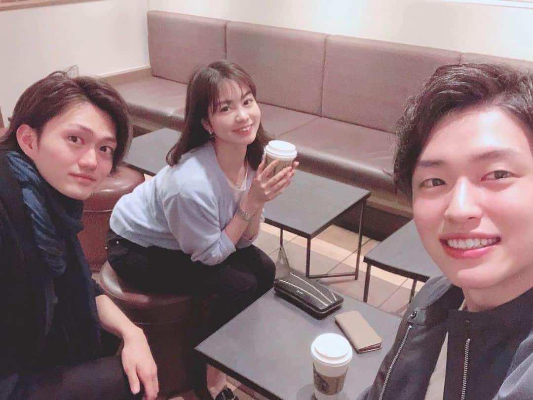吉野晃平のインスタグラム：「3人それぞれ違う鍋の辛さ選ぼうとするし、相変わらず全然息合わへんけど何だかんだ好き」