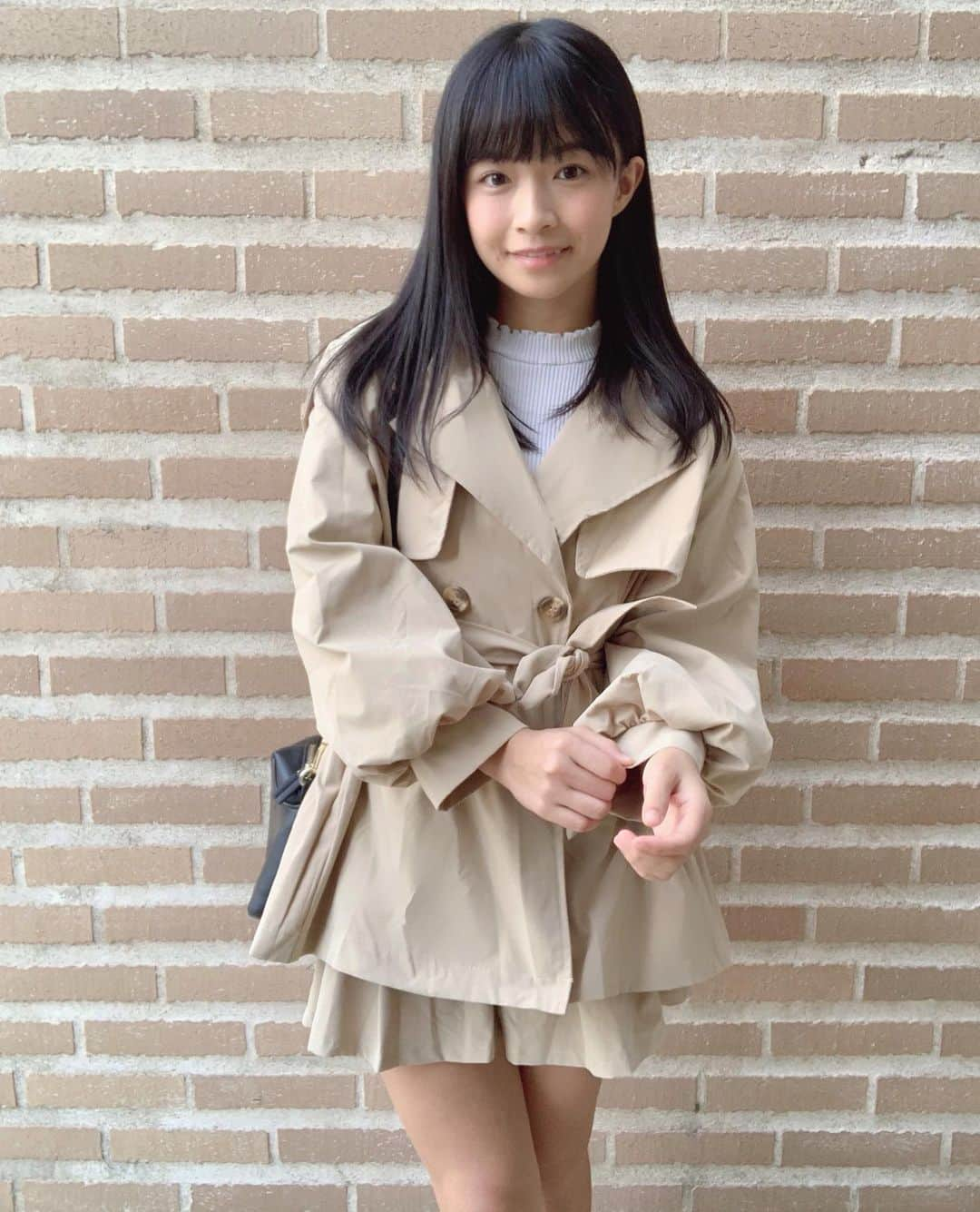 百川晴香さんのインスタグラム写真 - (百川晴香Instagram)「百川さんの私服紹介Part2👗💕 #17kg #トレンチ #かわいい #アイドル #japan #japanesegirl」10月28日 15時47分 - momokawaharuka