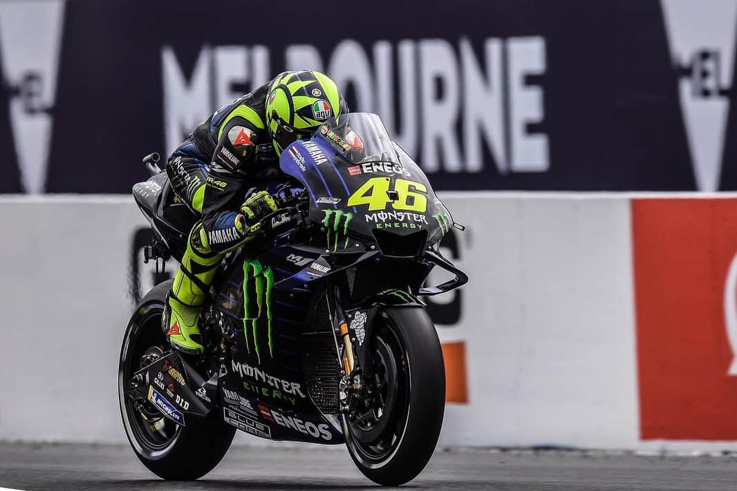 バレンティーノ・ロッシさんのインスタグラム写真 - (バレンティーノ・ロッシInstagram)「Phillip Island Gran Prix Circuit,Australia  Sunday,MotoGP Race n.400 📸 @gigisoldano @jesusrobledo」10月28日 15時48分 - valeyellow46