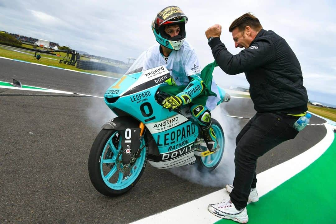 MotoGPさんのインスタグラム写真 - (MotoGPInstagram)「There's no better #MondayMotivation than starting the week as the newly-crowned #Moto3 World Champion 💪 // #AustralianGP 🇦🇺 #FullFlama48 🔥 #MotoGP #Motorcycle #Racing #Motorsport #LD48」10月28日 16時00分 - motogp