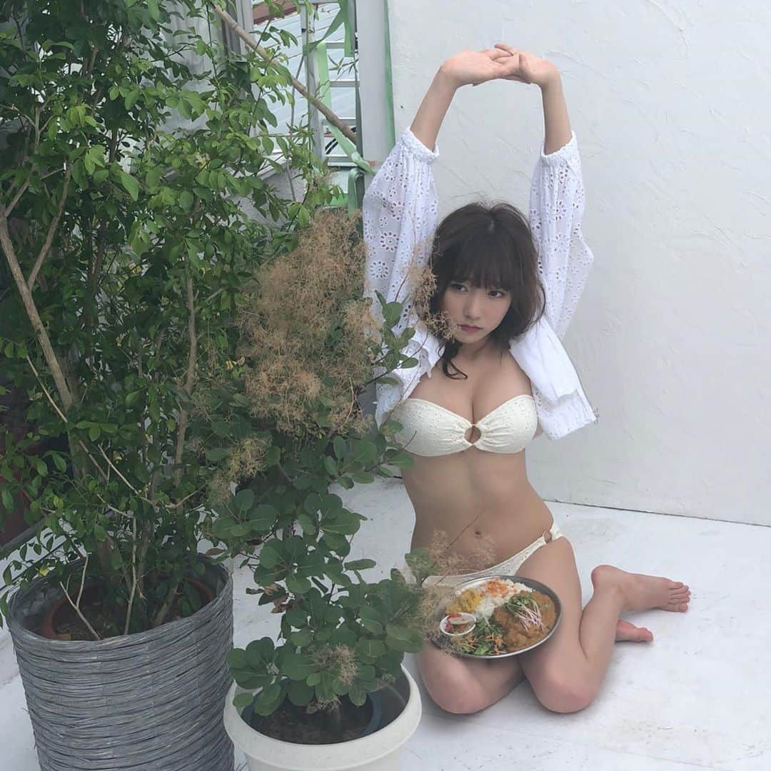 京佳さんのインスタグラム写真 - (京佳Instagram)「一年前のカレーグラビアの時の♡笑 載せてなかった  #japanesegirl  #gravure #sexy #asiansexy  #asiangirls  #性感 #大胸 #likeforlikes  #like4likes  #likeforfollow  #likeforlikeback」10月28日 16時05分 - kyouka_1202