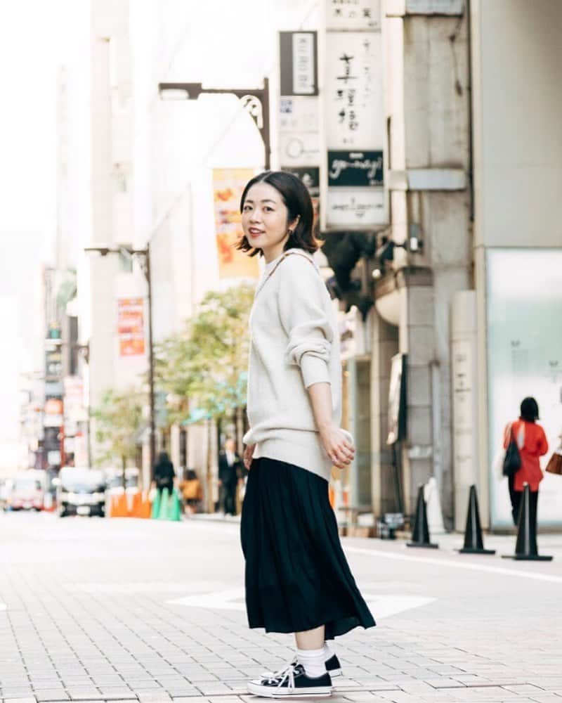 uniqlo_printemps_ginzaのインスタグラム：「パシャっと見つかる着こなし発見アプリ 『Style Hint』 ✔️雑誌などから気になるスタイルを撮影するだけで商品を検索できる ✔️お気に入りのコーデからそのまま商品を購入できる ✔️お気に入りのスタイルを世界に発信できる  今なら『スタイルヒント』アプリをダウンロードすれば、ユニクロ、GUの店舗やオンラインストアで使えるクーポンを配信中！！ #スタイルヒント」