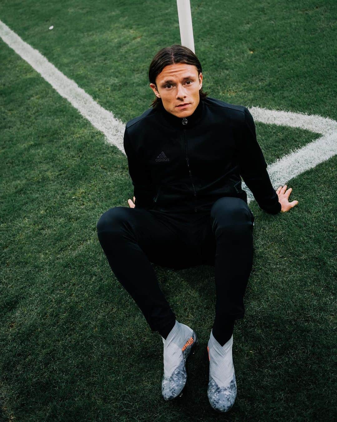 ニコ・シュルツのインスタグラム：「@adidasfootball #nemeziz#createdwithadidas」