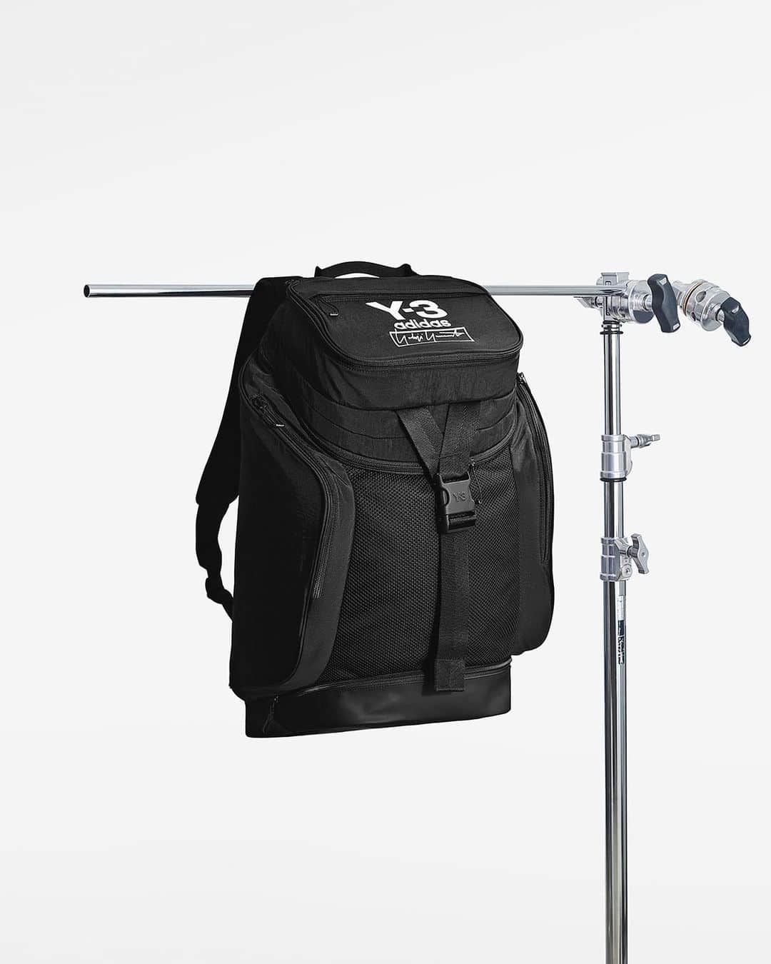 ワイスリーのインスタグラム：「Y-3 Travel Backpack. Y-3 Fall Winter 2019. --- #adidas #Y3 #YohjiYamamoto  Discover the collection at Y-3.com」