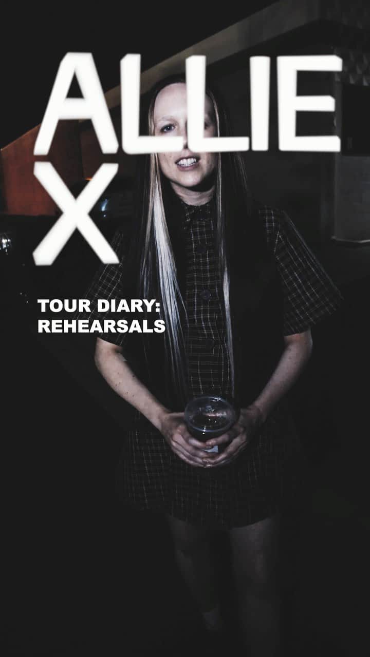 アリー・エックスのインスタグラム：「AHHHHHHHHH! We’re starting the European tour with @marinadiamandis today... so I wanted to share some of the work that went on behind the scenes to bring this new era to life. Who am I seeing in Europe (maybe for the first time?!)? Let’s have a party in a castle! 🏰」