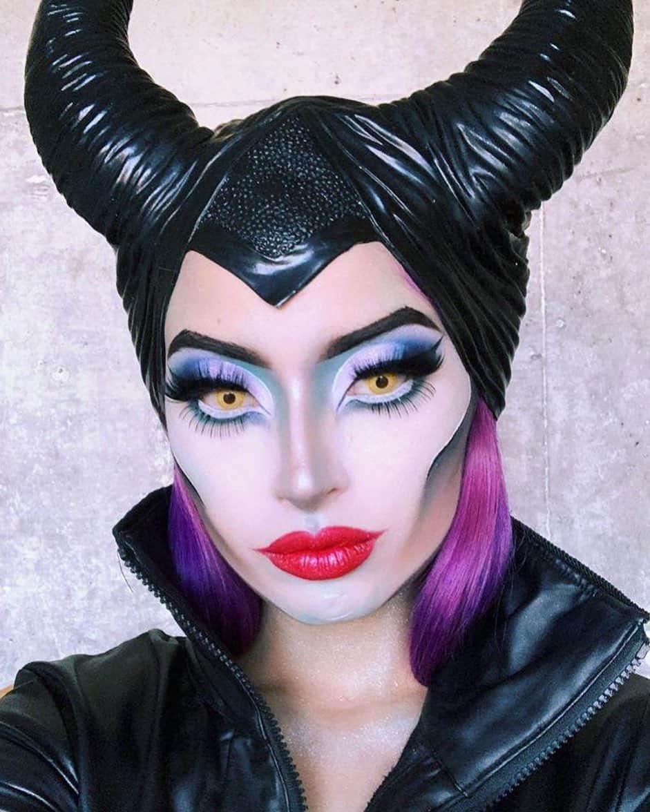 NYX Cosmeticsさんのインスタグラム写真 - (NYX CosmeticsInstagram)「Maleficent 😈 @laura_makeup uses our @ageofaquaria Shadow Palette + Epic Ink Liner + White Liquid Liner to transform herself into the Mistress of Evil 🖤 || #nyxcosmetics #nyxprofessionalmakeup #crueltyfreebeauty」10月29日 2時46分 - nyxcosmetics