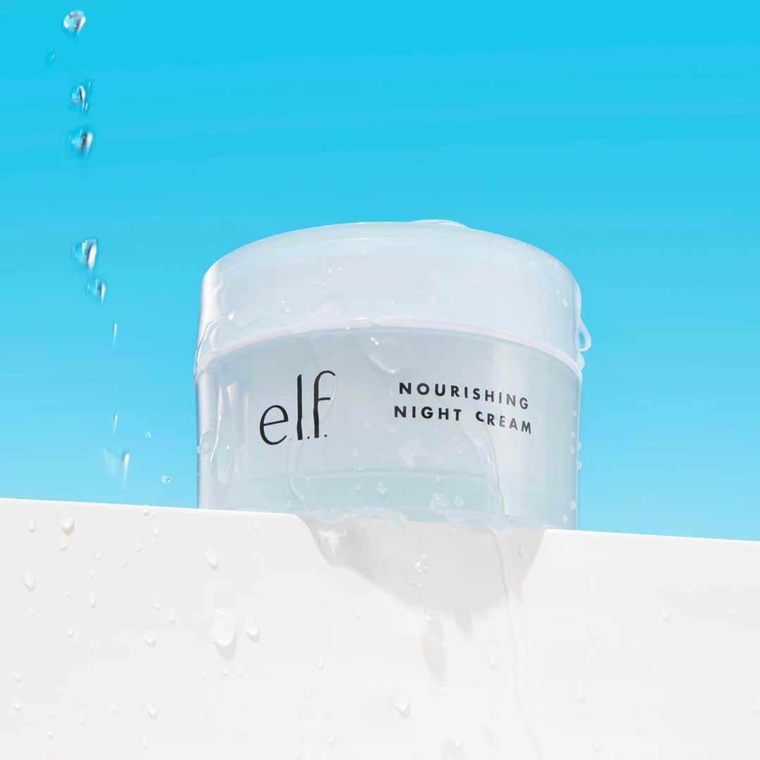 e.l.f.さんのインスタグラム写真 - (e.l.f.Instagram)「Wake up to hydrated skin ⛅️Nourishing Night Cream is filled with skin hydrating ingredients that are infused from jojoba, aloe, cucumber, and shea butter 💦#elfingamazing #elfcosmetics #crueltyfree #veganbeauty」10月29日 3時03分 - elfcosmetics