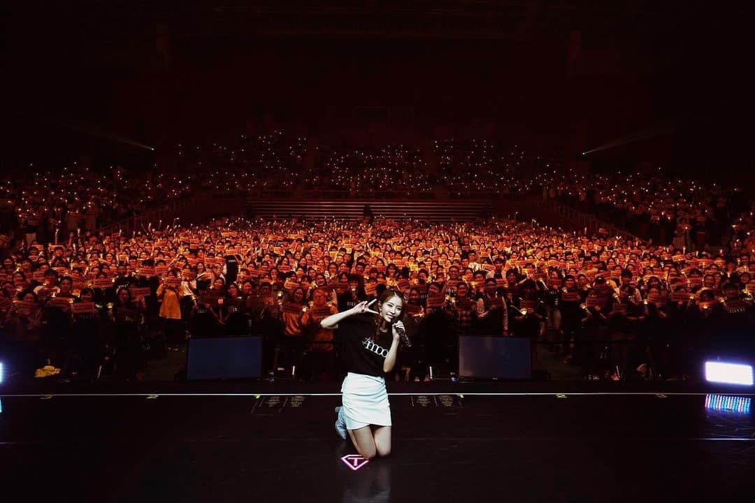 BoAのインスタグラム：「우리 점핑이들 고마워~~~❤️ #mood」