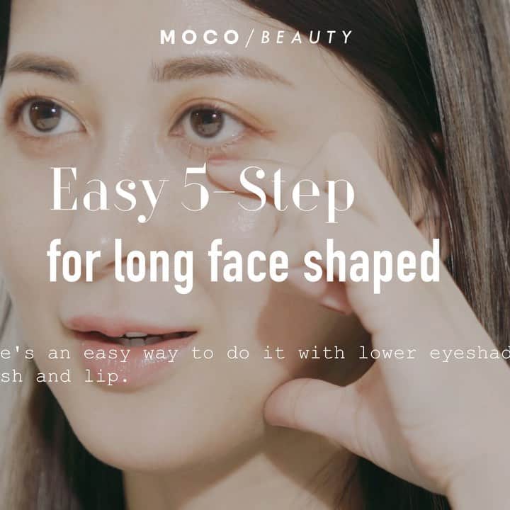 コスメ・メイク動画 MOCO BEAUTY [モコ]のインスタグラム：「面長さんのための 5step. - 美容エディターが教える 簡単メイクTips - . 続きはプロフィール ( @moco_beauty ) から Youtubeをチェックしてね！ . . 〰 〰 〰 〰 〰 〰 〰 〰 〰 〰 ✴︎ 簡単メイクTipsをご紹介 ✴︎ 〰 〰 〰 〰 〰 〰 〰 〰 〰 〰 . 〰  item 〰 ✎ #CEZANNE ( @cezannecosmetics ) Drawing Double eyelid Eyeliner セザンヌ 描くふたえアイライナー 影用ブラウン . ✎ #innisfree ( @innisfree ) My Lip And Cheek Airy イニスフリー マイ リップ アンド チーク (エアリー)  3号 染まるローズ . ✎ #Visée ( @visee_kose ) EYEBROW POWDER ヴィセ カラーリングアイブロウパウダー  BR-4 . ✎ #AYURA ( @ayura.official ) Glossy Lip Due アユーラ グロッシーリップデュウ  PK-02 . . 〰 credit 〰 ● produce MOCO BEAUTY / @moco_beauty . ● makeup&model Hitomi Sasaki / @hitomi1218 美容メディア「日本すっぴん協会」編集者 . ● director moco / @moco_asuka . ● movie moco&company Inc. @mocoandcompany.inc . .」