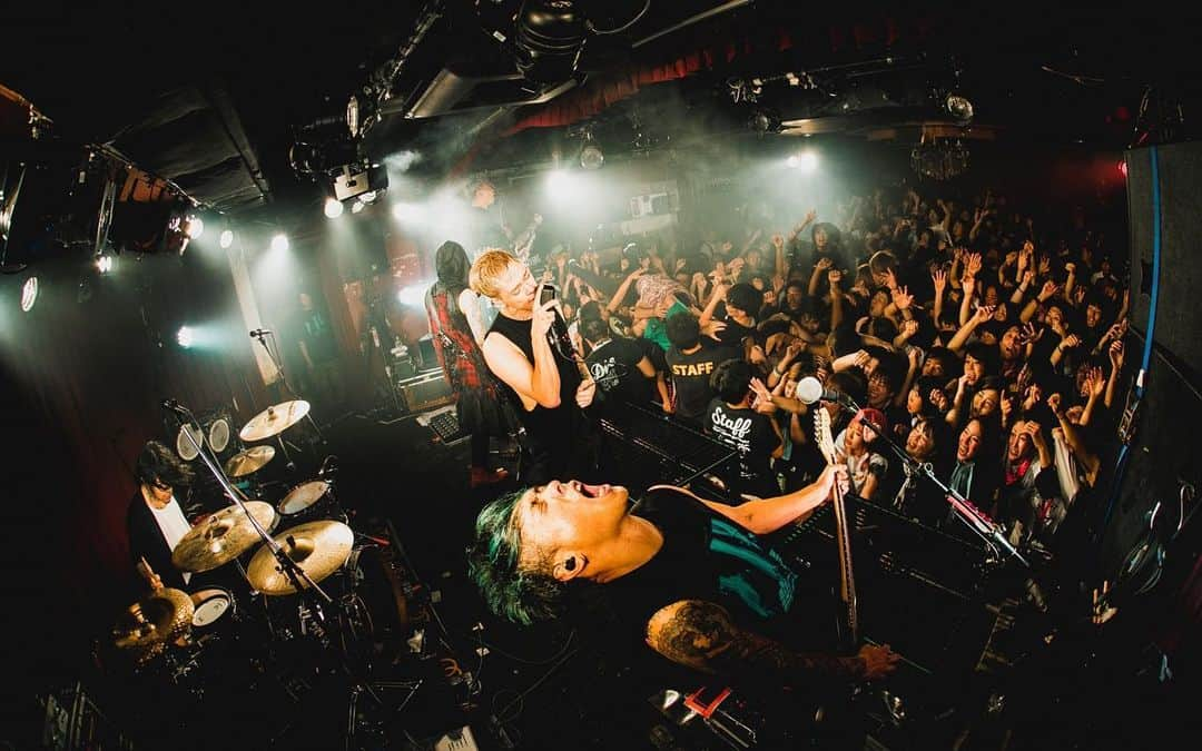 Sugiさんのインスタグラム写真 - (SugiInstagram)「“THE SIDE EFFECTS ONE MAN TOUR 2019”  沖縄桜坂セントラル2日目！ Photos by @yamada_mphoto  #coldrain #thesideeffects」10月28日 18時55分 - sugi_coldrain