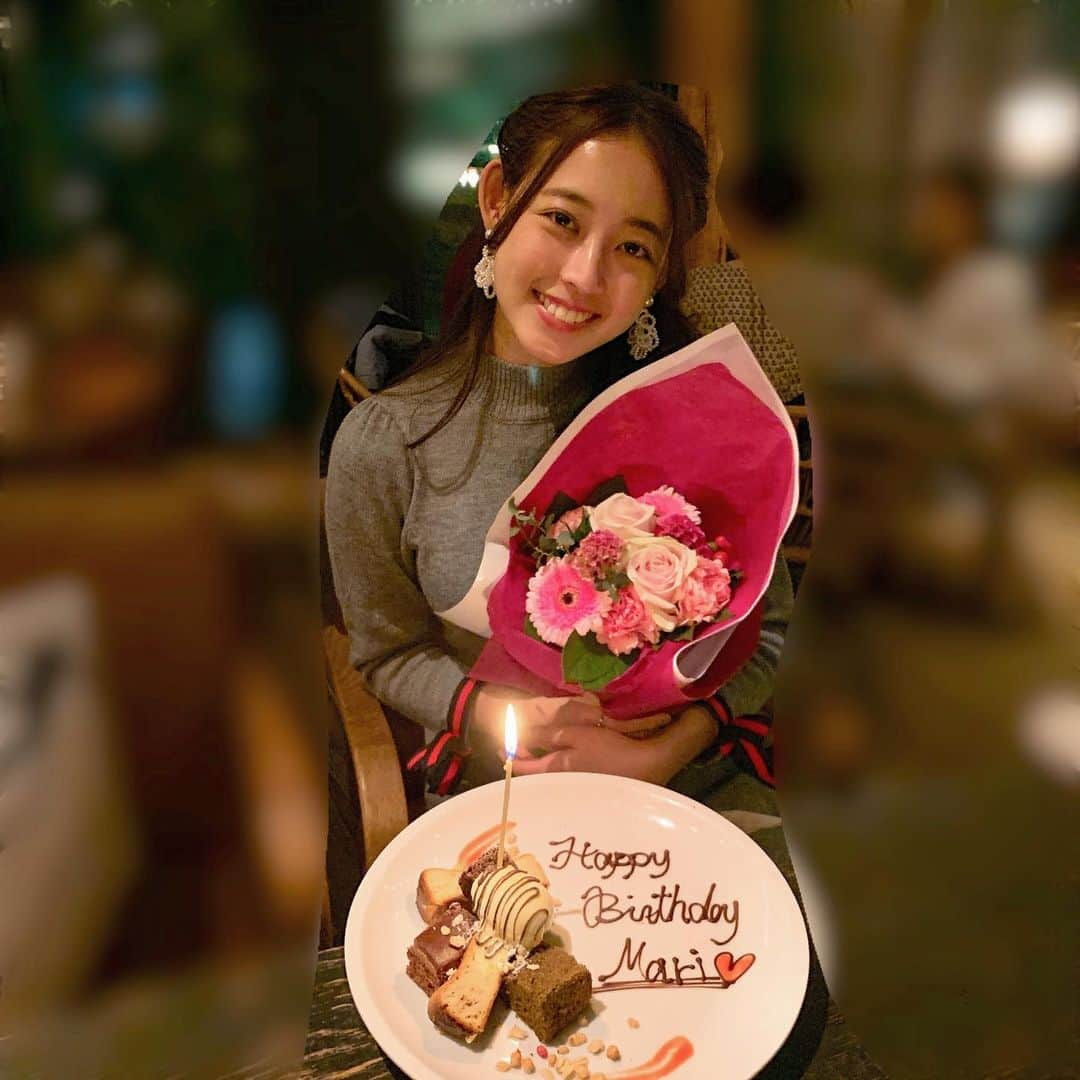 松井まりのインスタグラム：「10月22日に23歳になりました . 23歳も元気に楽しみます❤︎😌」