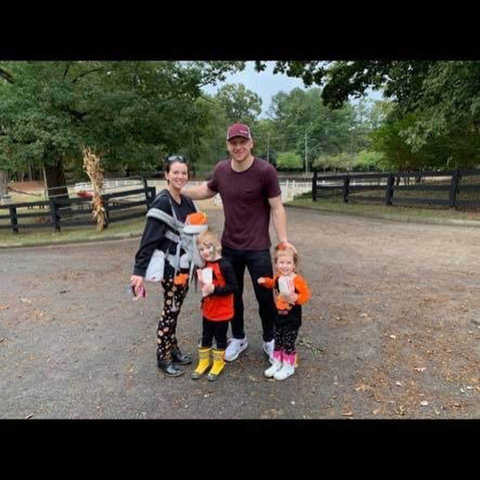 ブラッド・グザンさんのインスタグラム写真 - (ブラッド・グザンInstagram)「Great weekend of trunk or treating and the horse farm! 🍂 🎃 🐴 #toystory4family #annatoo」10月28日 19時27分 - bguzan