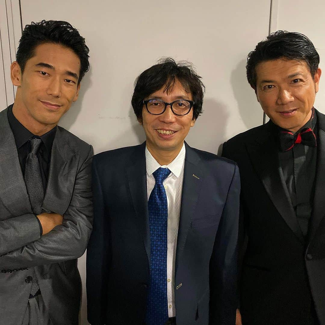 小林直己さんのインスタグラム写真 - (小林直己Instagram)「The 1st red carpet of today! 本日1発目のレッドカーペット！ 緊張しましたが、メンバーと一緒で心強かったです。  主演を務めた『海風』を含む、５編の短編オムニバス映画「その瞬間、僕は泣きたくなった」。多くの皆さんに観て頂きたいです。よろしくお願いします！  Sono Shunkan Boku ha Nakitakunatta, short film omnibus that includes Umikaze that stars myself. Please take the chance to see the movie!  @jsbryuji_official  @taiki_sato_official  @reo_sano_official_acc  #行定勲 監督 #洞内広樹 監督 #井上博貴 監督  #EXILE #三代目JSOULBROTHERS #三代目JSOULBROTHERSfromEXILETRIBE #三代目JSB #三代目 #3jsb #ldh #小林直己 #NaokiKobayashi  #yokohama #tiff #東京国際映画祭　#cinemafighters @tomford #tomford #シネマファイターズ #海風」10月28日 19時41分 - naokikobayashi_works