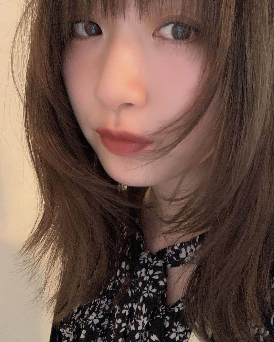 鹿沼憂妃さんのインスタグラム写真 - (鹿沼憂妃Instagram)「今の髪型 自分的に扱いやすくてお気に入り😻 サイドの短い毛を内側にくるんってするの マイブーム🌀♥️ 後ろはちょっとテキトーですみまへん。笑 #shika_hairstyle」10月28日 19時49分 - shika_0225