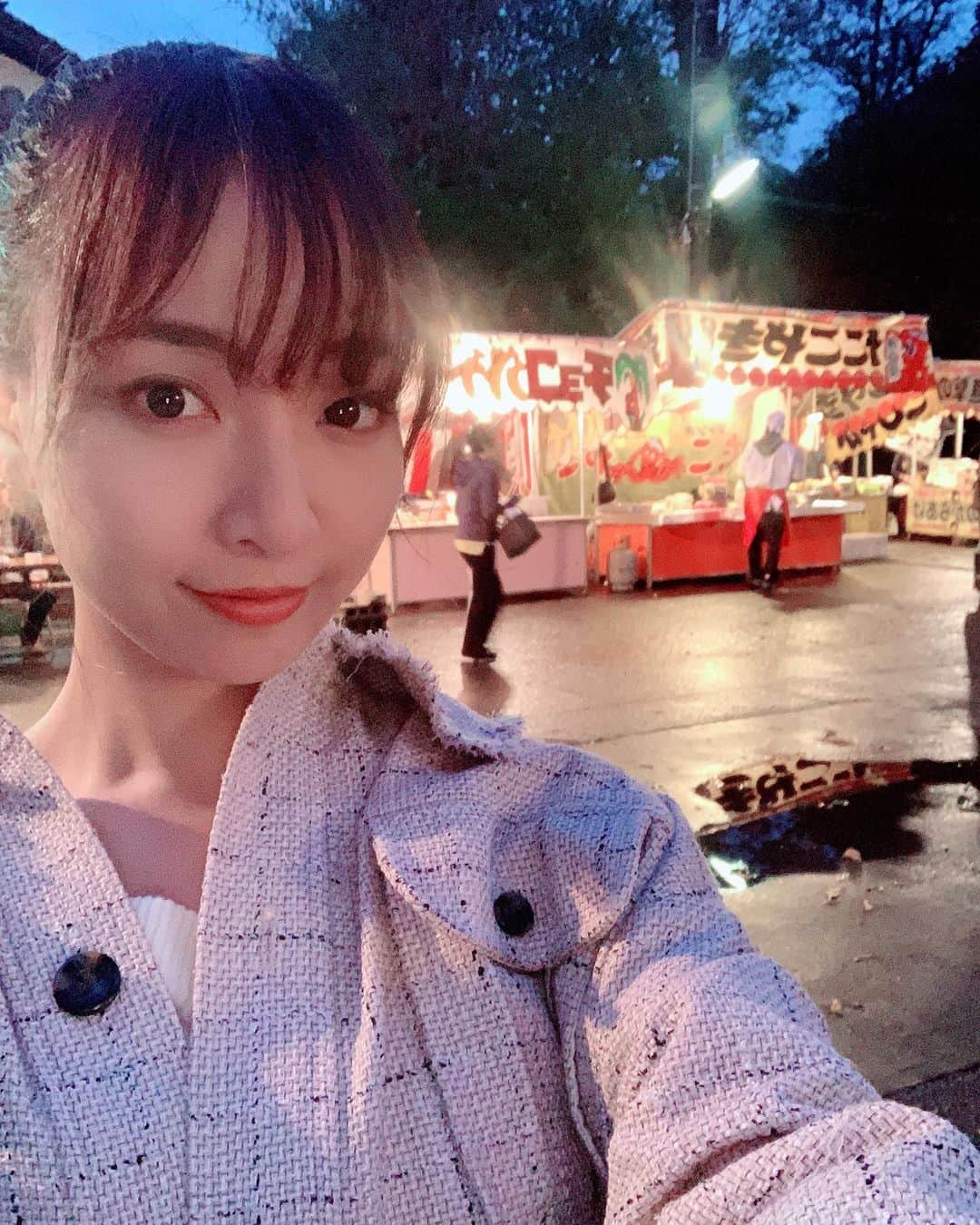 長谷川萌美さんのインスタグラム写真 - (長谷川萌美Instagram)「. . 高田天満宮例大祭 2019 雨が降っていたけど みんな楽しみにしていたお祭り だんだん雨も弱くなっていき 開催されて賑やかに♡ 屋台見たり夜景見たり楽しかったです✨ 皆さん風邪などひかないようにお気をつけください . 高台にあるので 横浜方面に望む景色がとても綺麗でした 私の写真はブレブレ🤳✨ . .  #ビタスイ #高田天満宮 #例大祭 #神奈川 #高田 #たかた #destiny鎌倉物語 #ロケ地 #夜景」10月28日 20時03分 - moemi_hasegawa