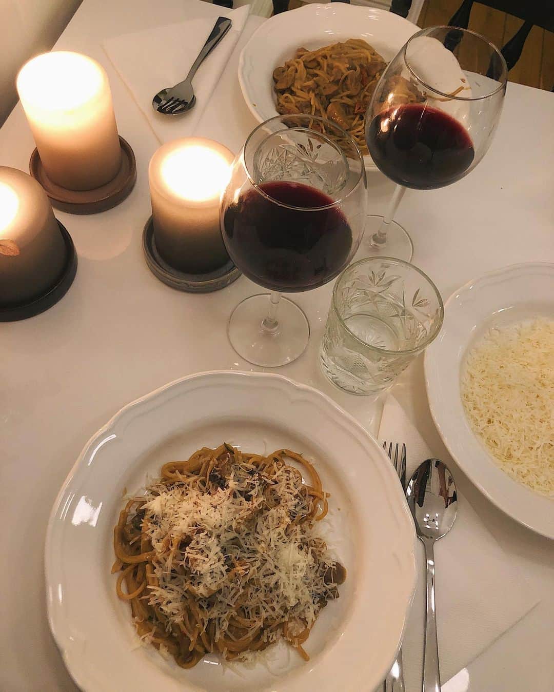 イザベル・オルソンのインスタグラム：「Höstmys med favoriter! 🍂」