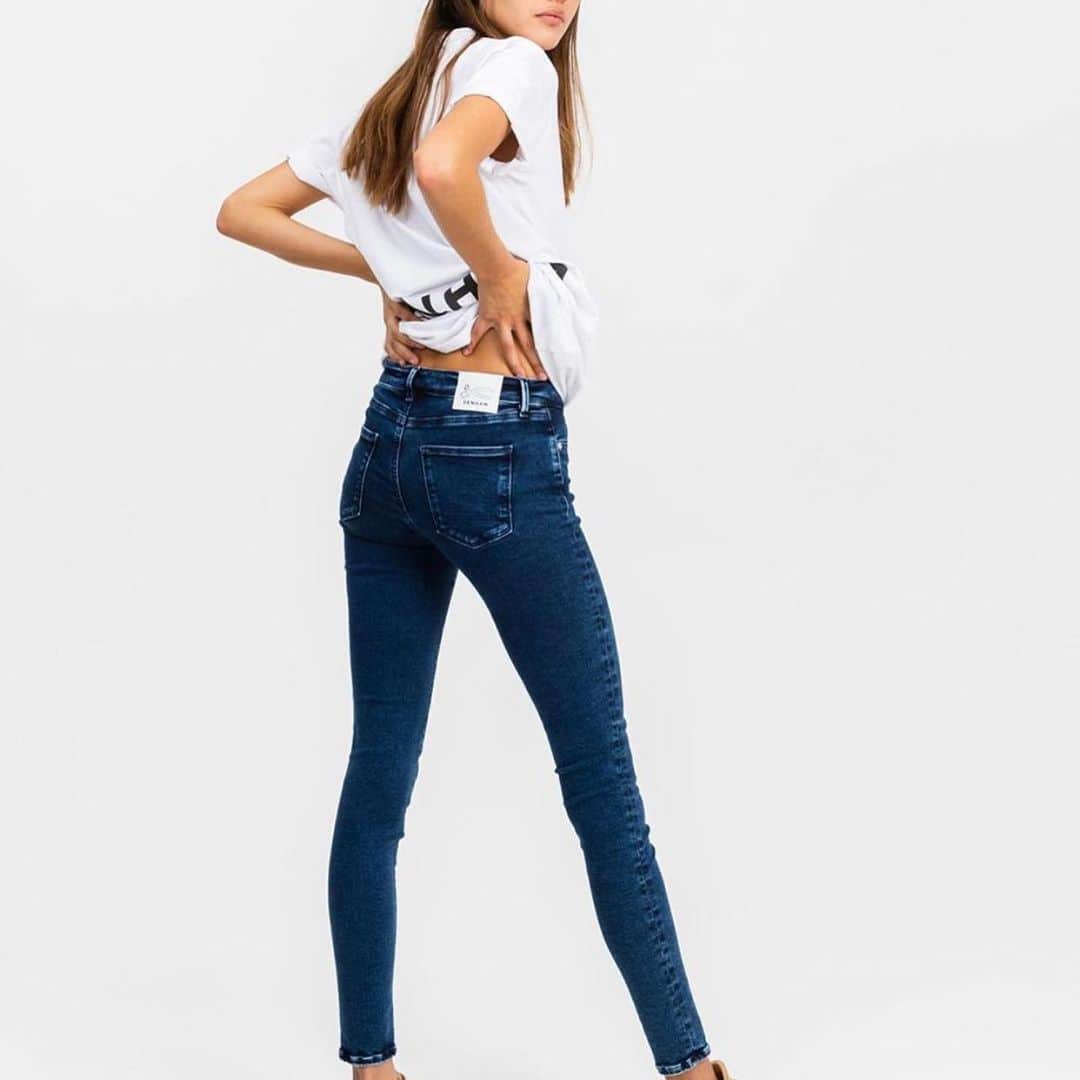 denham_japanさんのインスタグラム写真 - (denham_japanInstagram)「Females FREE MOVE denim, high performance stretch with amazing recovery. Model SPRAY skinny fit.﻿ ﻿  #denhamfreemove #denham #highperformancestretch #denhamthejeanmaker #jasondenham #indigo #jeans #thetruthisinthedetails」10月28日 20時17分 - denham_japan_by_aki_negishi