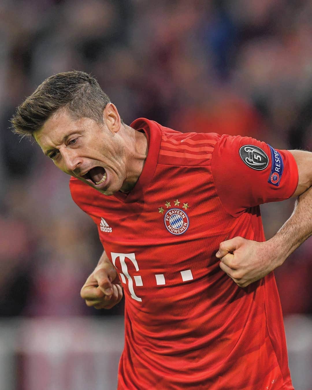 UEFAチャンピオンズリーグさんのインスタグラム写真 - (UEFAチャンピオンズリーグInstagram)「Is there a better number 9 right now? ⁣ ⁣ 🔴 Lewandowski has scored in 13 consecutive Bayern games (19 goals) 🔥⁣ ⁣ #UCL #mondaymotivation #Bayern」10月28日 20時17分 - championsleague