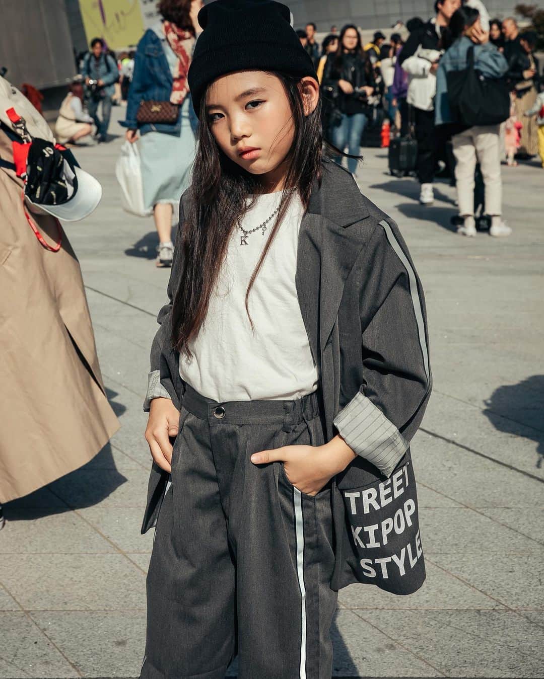가로수길 , Seoulのインスタグラム：「SFW Street Fashion Style 📸📸 @jaylim1 🔥 서울패션위크 스트리트 스타일」