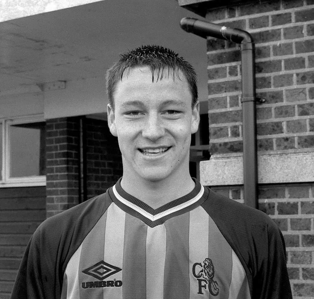 チェルシーFCさんのインスタグラム写真 - (チェルシーFCInstagram)「A 17-year-old @JohnTerry.26 made his Chelsea debut on this day in 1998! 💙 The start of an unbelievable career... #CFC #Chelsea」10月28日 20時33分 - chelseafc