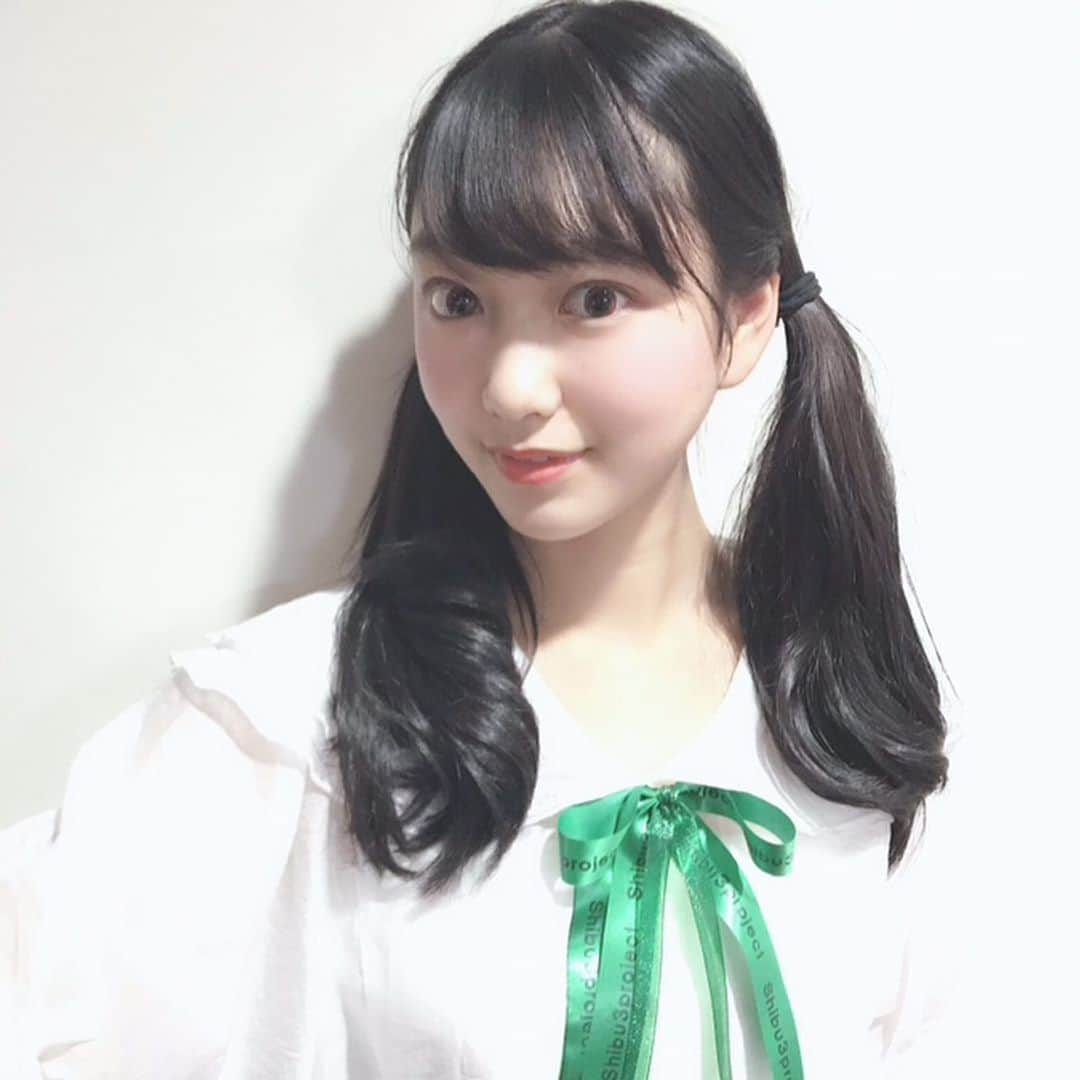 髙橋莉瑚のインスタグラム：「#シブサン 新衣装です🍀 似合うかなぁ😀 11月17日シブサン学園祭🎶 出演します‼️ 原宿ベルエポック第二校舎イベントホールにて開催✨ #シブサン学園祭 頑張ります！  #プラチナムプロダクション #シブサンプロジェクト #シブサン #グリーンクラス 🍀 #RIKORIN」