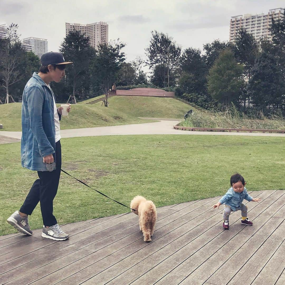 田中隼人さんのインスタグラム写真 - (田中隼人Instagram)「パパ業務の日👨👶🐶 もうすぐ1才なのでBaby感がどんどん薄れてBoy感強まってきてる。」10月28日 20時52分 - tanaka_hayato