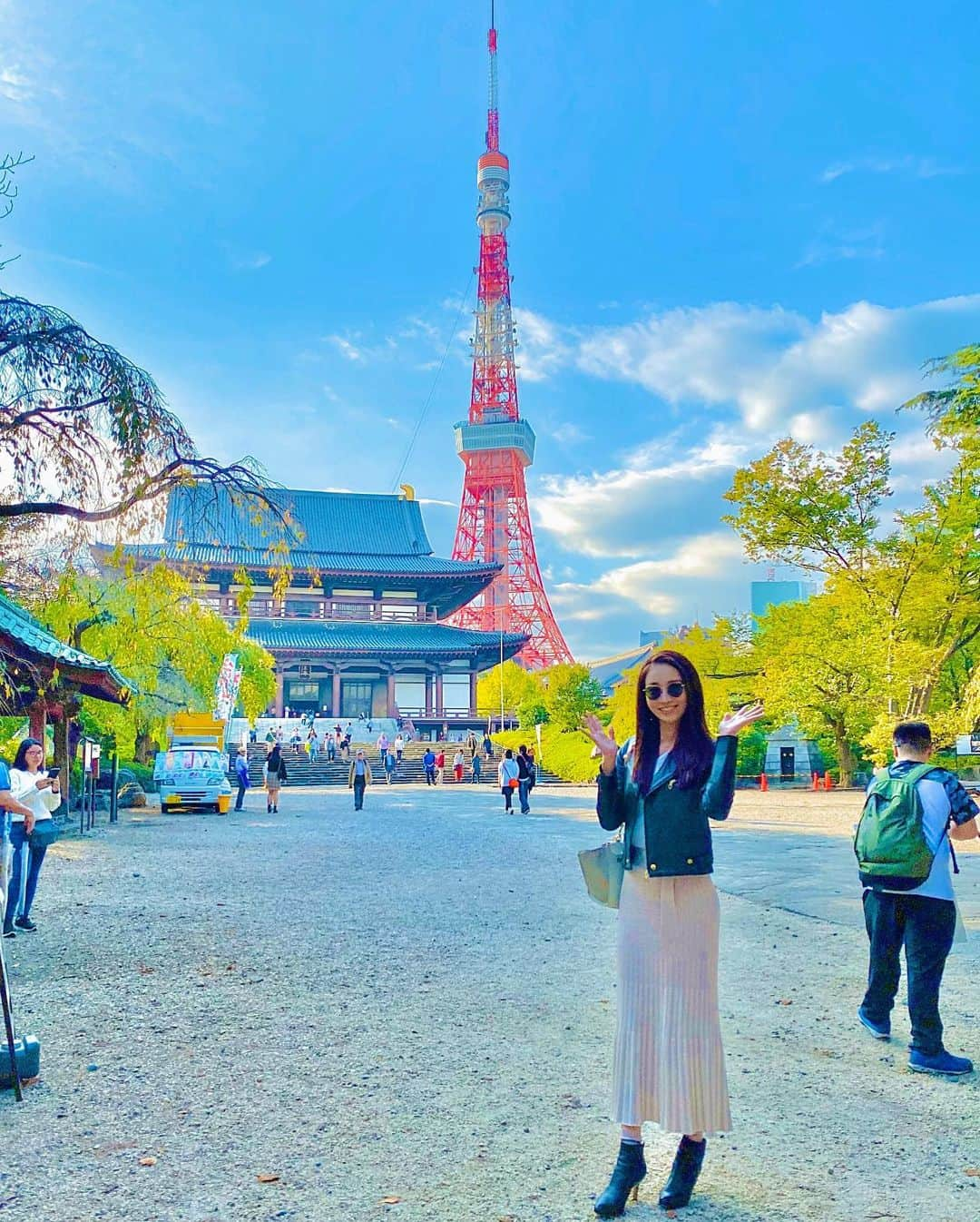 大寺かおりさんのインスタグラム写真 - (大寺かおりInstagram)「カッコ良さに引き寄せられて🗼 周辺をぷらぷらお散歩☺️🍃 #爽やか #秋の空と東京タワー . . . #好き #東京タワー #お散歩 #増上寺 #芝公園 #tokyo #photo #photography #photo_japan #sky #写真好き #気持ちいい #好きな場所 #秋の休日」10月28日 20時46分 - kaori_ootera