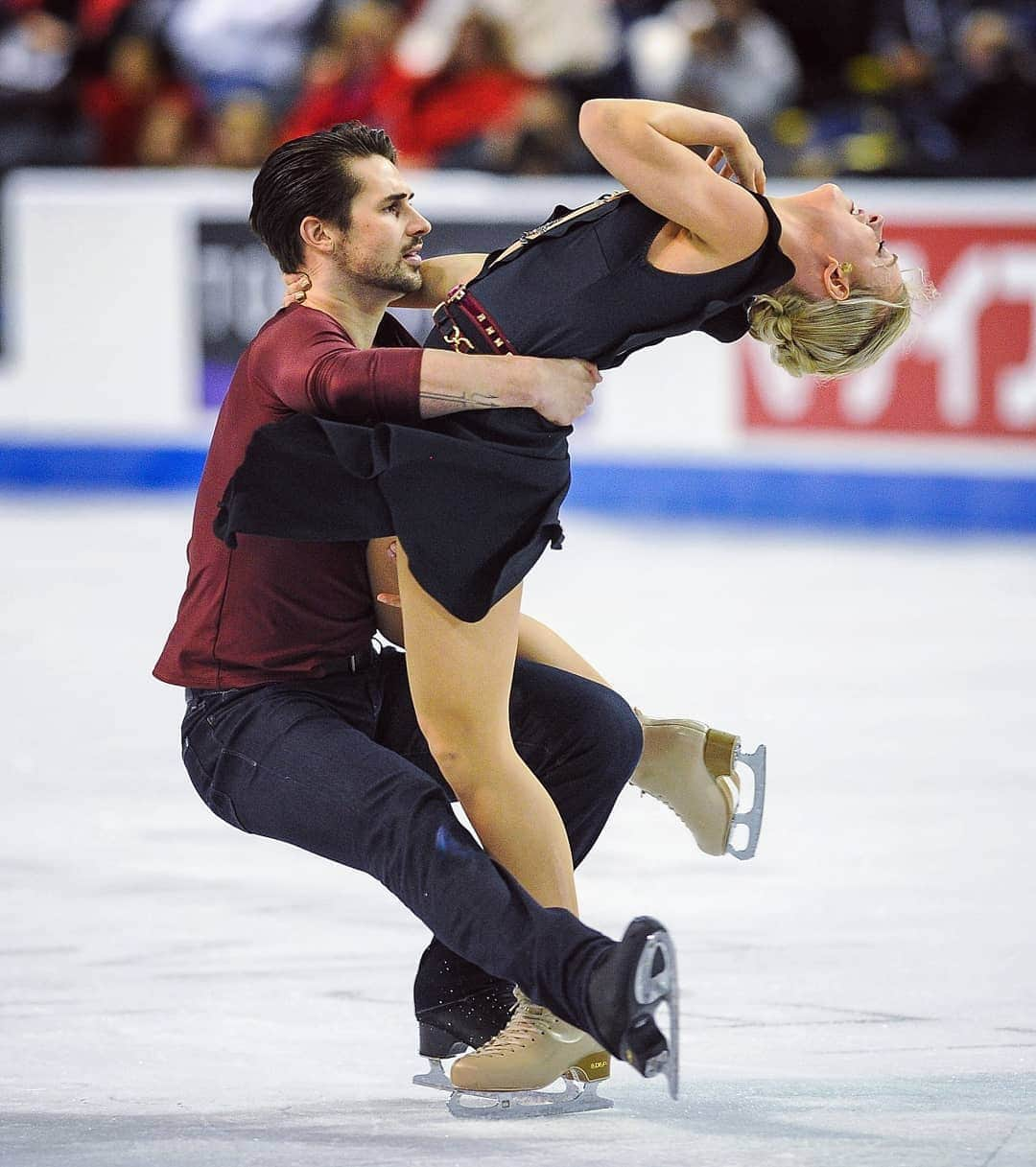 ISUグランプリシリーズさんのインスタグラム写真 - (ISUグランプリシリーズInstagram)「Final Results for the Ice Dance at Skate Canada: 🥇 @pipergilles / @pauldpoirier 🇨🇦 🥈 @splashmadison / @zachtdonohue 🇺🇸 🥉 @lilahandlewis 🇬🇧 #GPFigure #FigureSkating」10月28日 20時47分 - isufigureskating_x