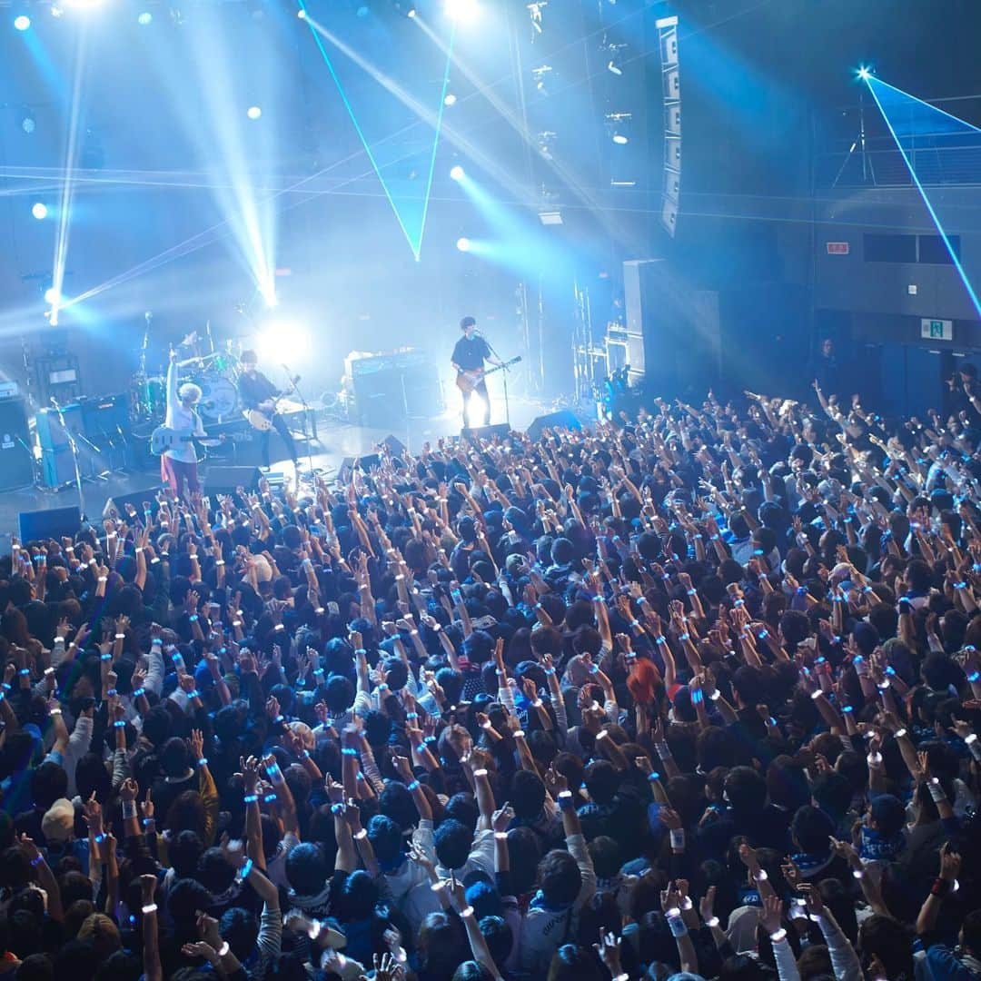 BUMP OF CHICKENさんのインスタグラム写真 - (BUMP OF CHICKENInstagram)「#BUMPOFCHICKEN TOUR 2019 #auroraark at Zepp Sapporo Photo by @yoshiharuota」10月28日 21時02分 - bumpofchickenofficial