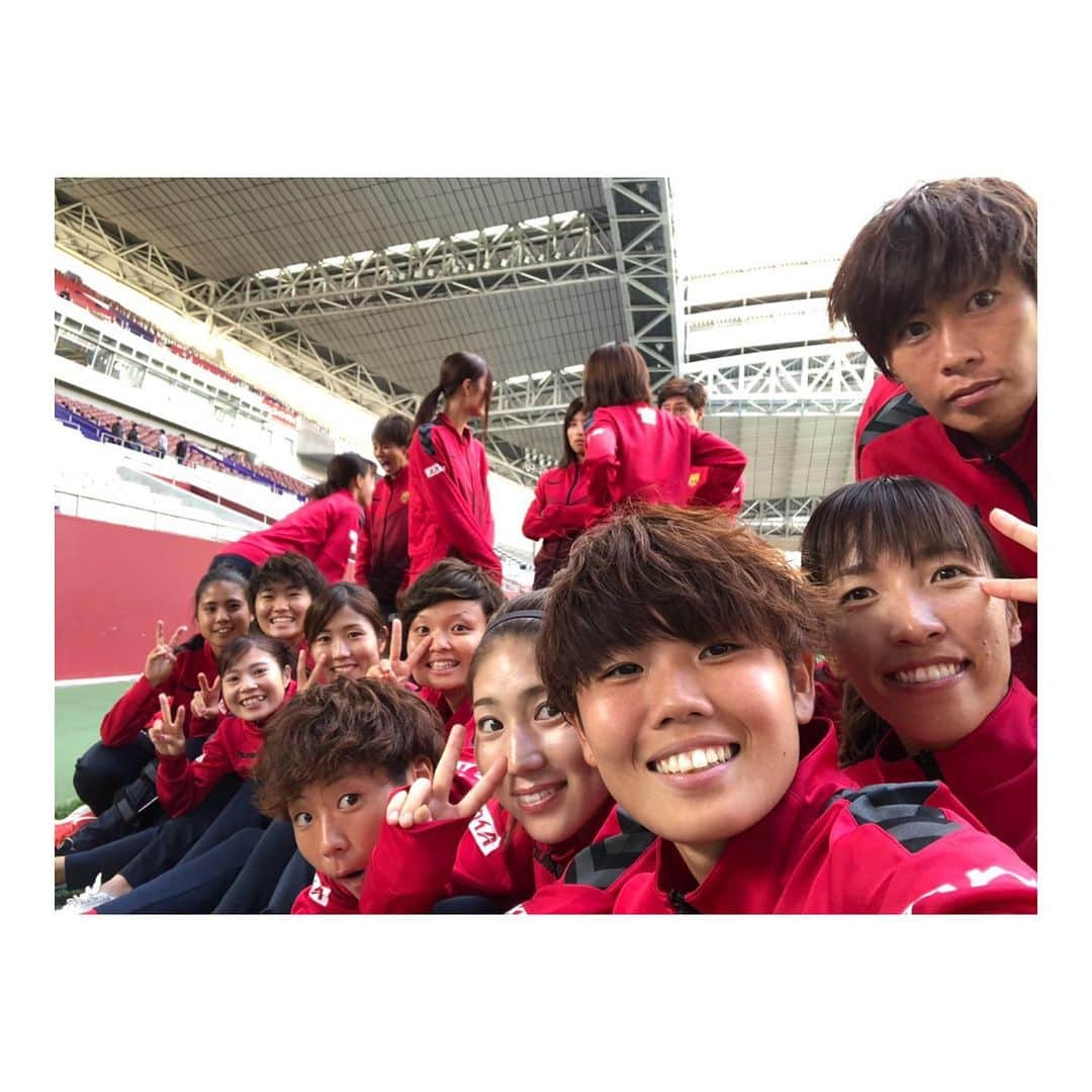 八坂芽依さんのインスタグラム写真 - (八坂芽依Instagram)「ホーム最終戦⚽️勝利〜！！！ 5335人の方にお越しいただき、ありがとうございました！💁‍♀️ 今週でリーグ戦は最終戦になりますが、皇后杯もあります！ 引き続き応援よろしくお願いします！！ #INAC神戸 #Oneteam #みんないい笑顔😊」10月28日 21時05分 - yasakamei_28