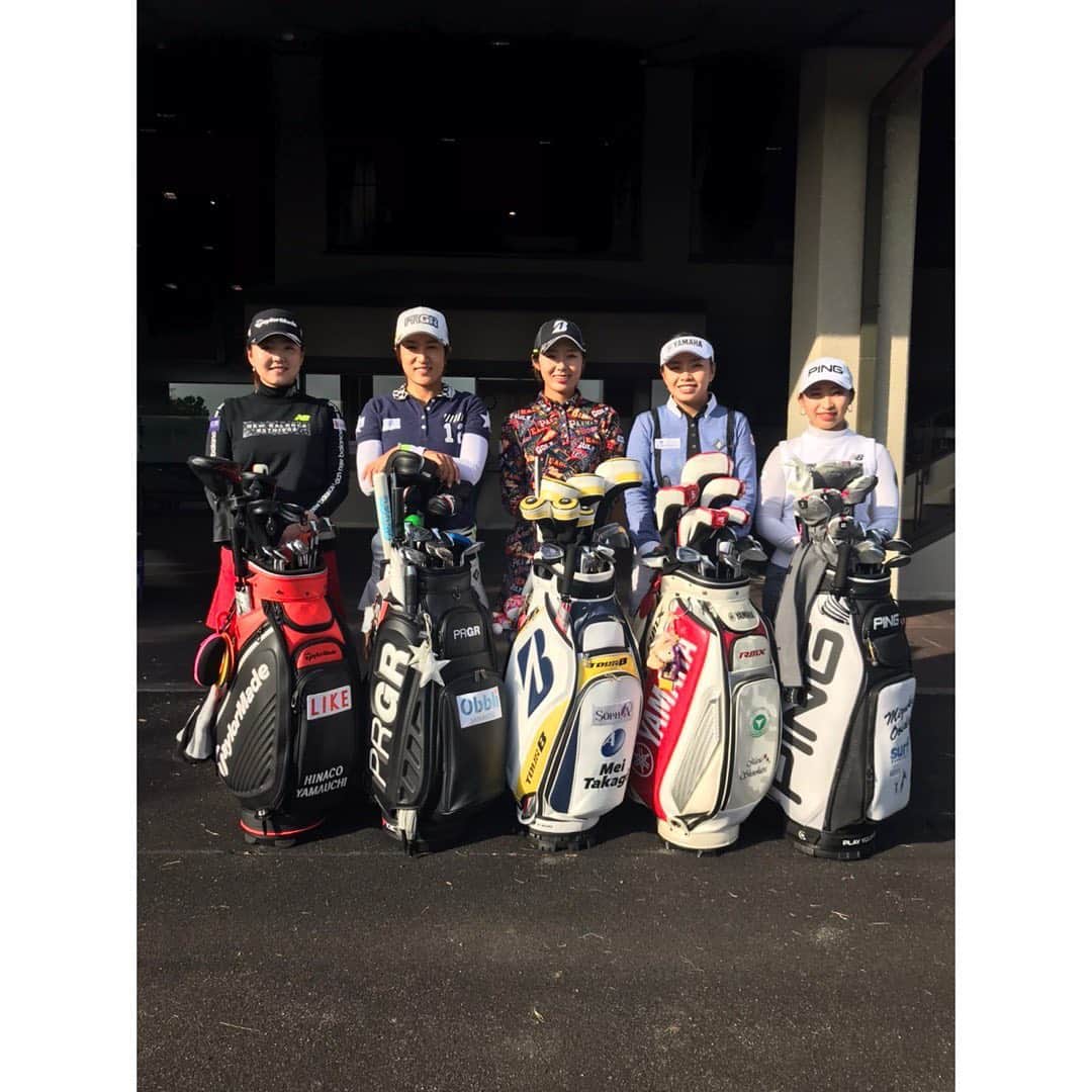 山内日菜子のインスタグラム：「． 今日は、まりあちゃんの紹介で @mrt__management 様のコンペに参加させてもらいました！ 同組のメンバーにも恵まれて、 とても楽しい１日でした😁 プロもハンデをつけてコンペの順位に入らせてもらい、私は自転車が当たりましたぁ〜🚲嬉しい😆✨ ありがとうございました☺️ ． #taylormade #taylormadegolf  #newbalance #newbalancegolf #LIKE #panasonic #CORE #CBON #大東建託未来アスリートプロジェクト」