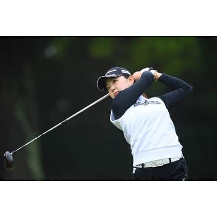 山内日菜子のインスタグラム：「… ぽじてぃぶしんきんぐーっ！！！ ゴルフを楽しもう⛳️ いつも応援ありがとうございます😊 残りの試合も精一杯頑張ります🐢✨ ． #taylormade #taylormadegolf  #newbalance #newbalancegolf #LIKE #panasonic #CORE #CBON #大東建託未来アスリートプロジェクト」