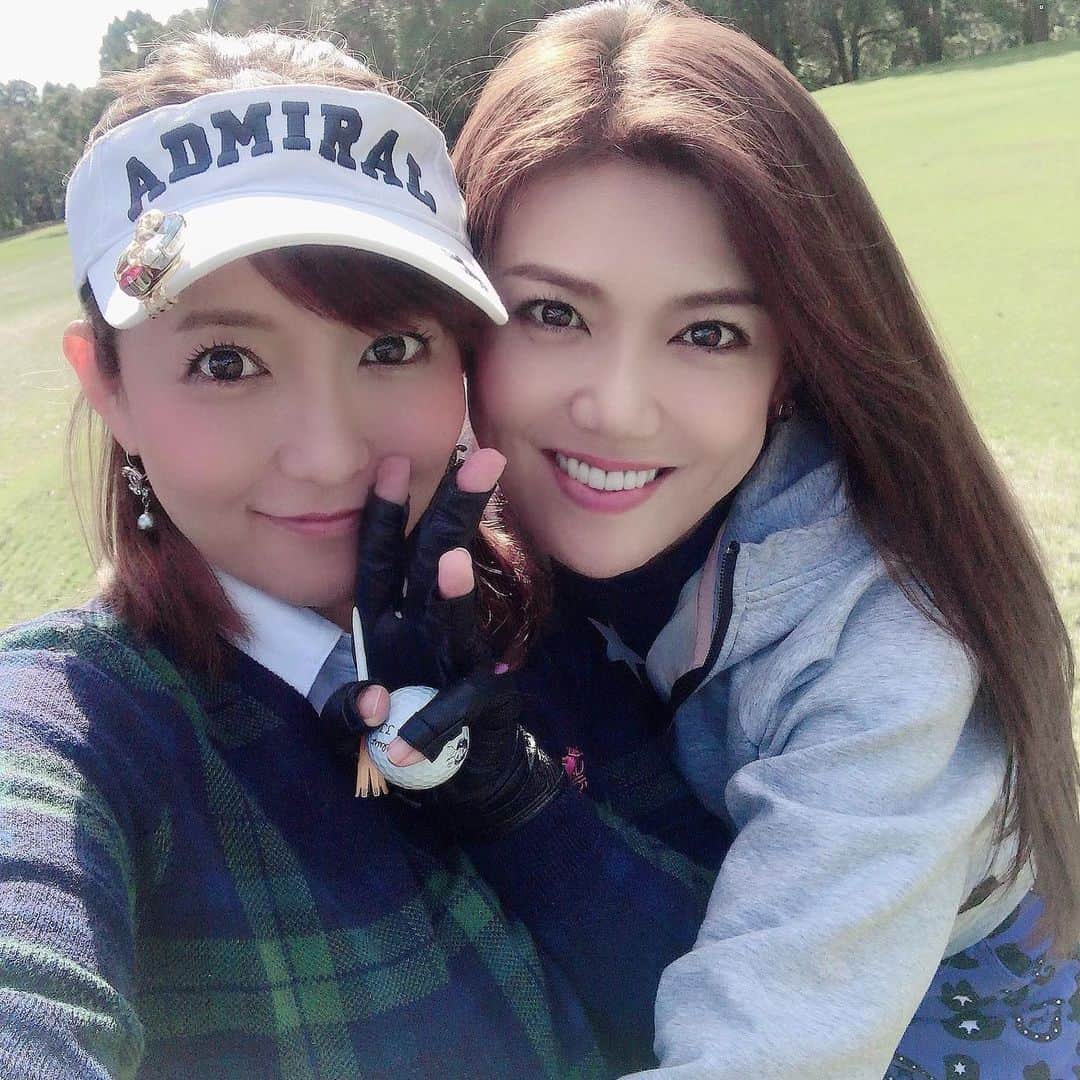 のインスタグラム：「ワッグルコンペ⛳️はつのさんと❤️ #ワッグル  #ladiesgolf #golfhotties #golfbabes #golflife #golfstagram #japanesegirl #model #lovegolf #girlswhogolf #cute #golfer #ゴルフ #ゴルフ大好き #golfholic #高尔夫球 #골프 #ゴルフコーデ  #ゴルフ #golf #instagolf #ゴルフ女子 #golfer #golfgirl」